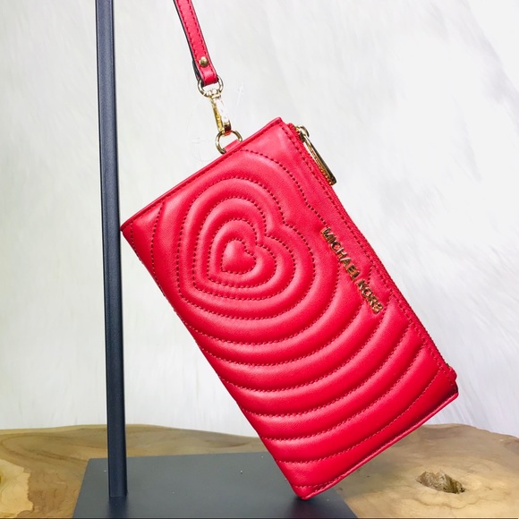 Michael Kors Double Zip Quilted Heart Wristlet - Picture 7 of 8
